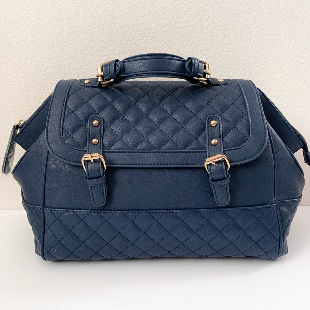 Hold Large quilted flap bag